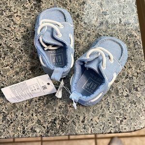 Brand new tags on gap 0-3 months shoes